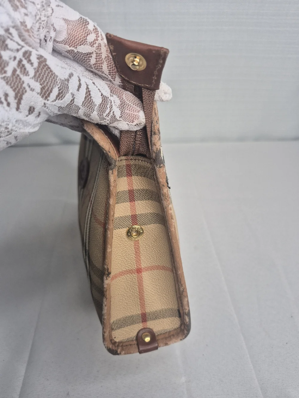 Burberrys Nova Check Plaid Tan Pouch UNISEX COA - Picture 8 of 12